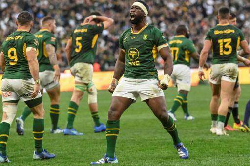 Siya Kolisi celebra tras anotar un try para Sudáfrica en la victoria ante Nueva Zelanda en un test-match en Ciudad del Cabo (Sudáfrica), el 29 de agosto de 2026