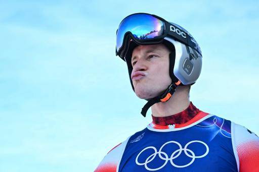 Marco Odermatt antes del segundo entrenamiento oficial para el descenso del esquí alpino de los Juegos Olímpicos de Milán-Cortina. En Bormio (norte de Italia), el 5 de febrero de 2026