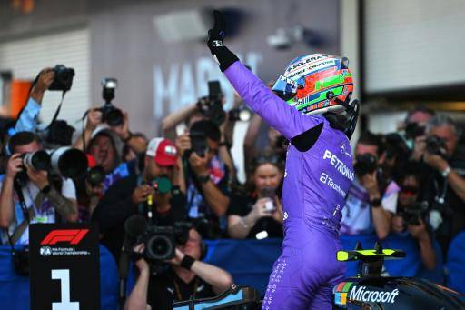 Kimi Antonelli celebra su pole position para el Gran Premio de Miami el 2 de mayo de 2026