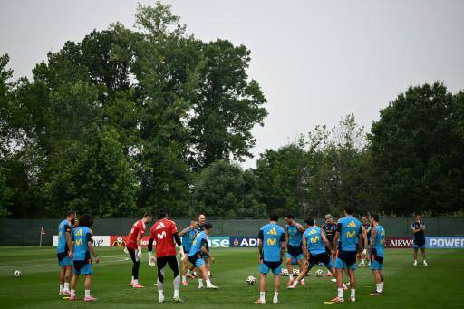 Argentina y España, bajo la amenaza del humo, ultiman detalles para la final del Mundial