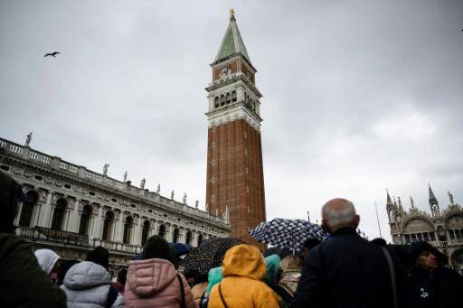 El papa Francisco visita Venecia en su primer viaje en siete meses
