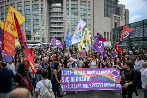 Turquía detiene a decenas de manifestantes que protestaban contra la represión LGTB+