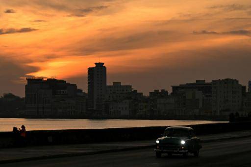 Cuba comienza a restablecer la electricidad tras nuevo apagón nacional