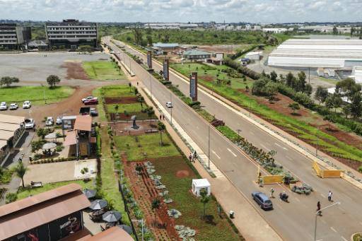 Kenia busca atraer empleos de tercerización con inteligencia artificial