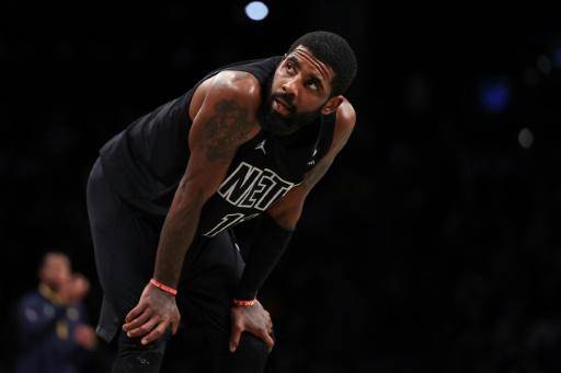 Estrella de la NBA Kyrie Irving y Nike se separan tras escándalo antisemita