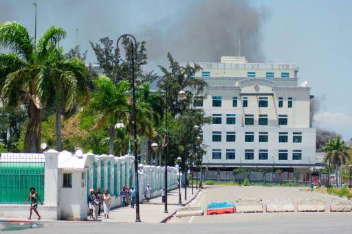 Bandas armadas asaltan la Biblioteca Nacional de Haití