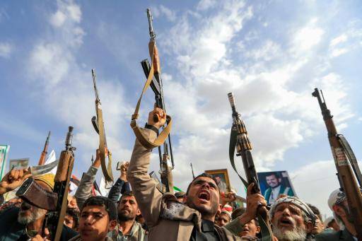 Irán responde a los ataques de EEUU con ofensivas en el Golfo y el cierre de Ormuz
