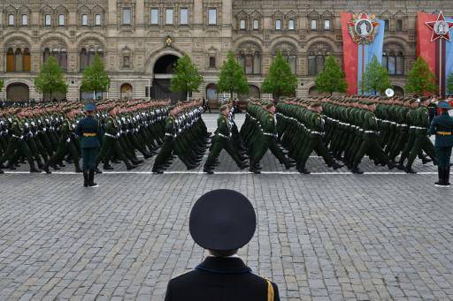 El gobierno ruso planea destinar una cifra récord de 17 billones de rublos a defensa en 2027