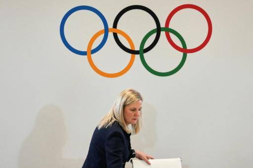 Kirsty Coventry llega al inicio de la reunión de la Comisión Ejecutiva de los Juegos Olímpicos de Invierno de 2026. En Milán (norte de Italia), el 31 de enero de 2026
