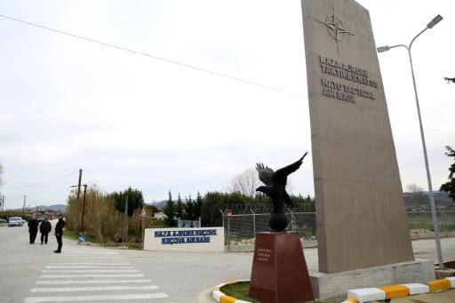 La entrada de la base aérea renovada con fondos de la OTAN, en la localidad albanesa de Kucova, conocida como Ciudad Stalin durante la era Soviética, en una imagen del 4 de marzo de 2024