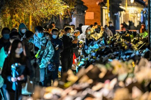 China rinde homenaje nacional y tres minutos de silencio por Jiang Zemin