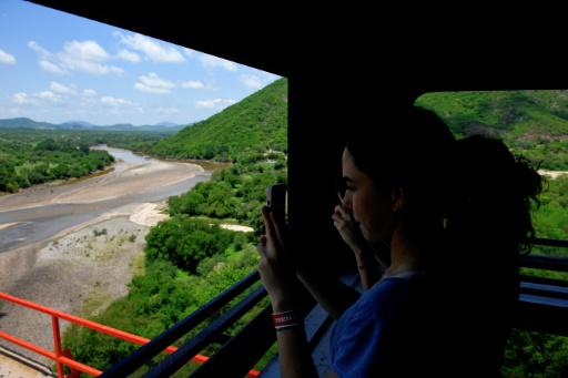 El tren de las Barrancas del Cobre en México atrae a turistas intrépidos