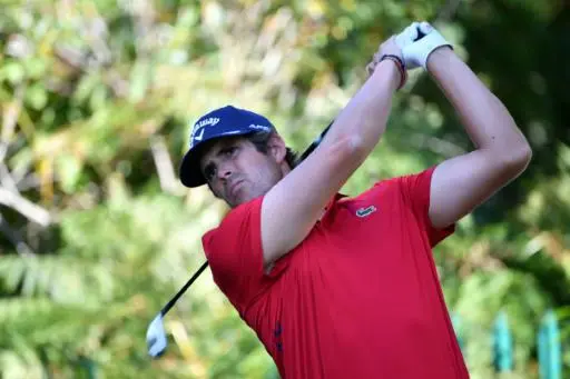 El jugador de golf español Nacho Elvira compite en el Campeonato de la PGA en Surrey, al suroeste de Londres, el 20 de septiembre de 2019