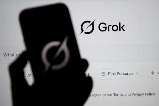 El logo de Grok, en una captura de pantalla en Bogotá el 12 de febrero de 2026
