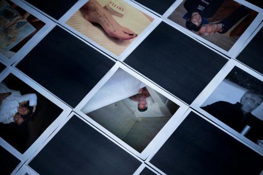 Unos archivos del fallecido delincuente sexual Jeffrey Epstein difundidos por el Departamento de Justicia de EEUU, fotografiados en Washington el 18 de febrero de 2026