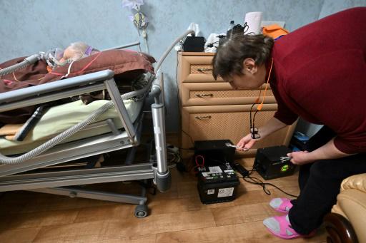 La tortura de los enfermos en Ucrania para mantener sus respiradores en marcha