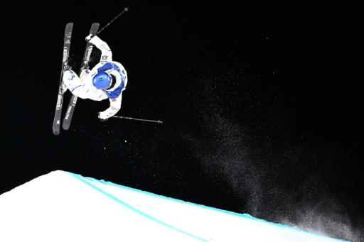 Eileen Gu durante la ronda de clasificación del big air de esquí acrobático de los Juegos Olímpicos de Invierno de Milán-Cortina. En Livigno (norte de Italia), el 14 de febrero de 2026