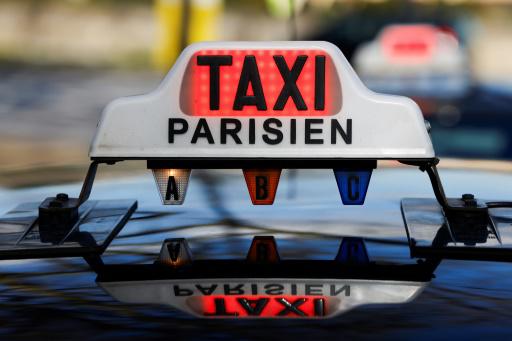 Antes de los JJ OO de París-2024, la caza de los taxis clandestinos