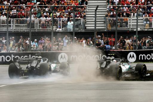 Los Mercedes de George Russell y Kimi Antonelli en su pugna durante el esprint del Gran Premio de Canadá de Fórmula 1 el 23 de mayo de 2026