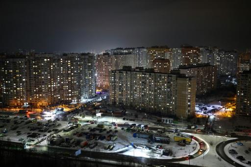 Vecinos de Kiev se organizan para sobrevivir a los apagones energéticos