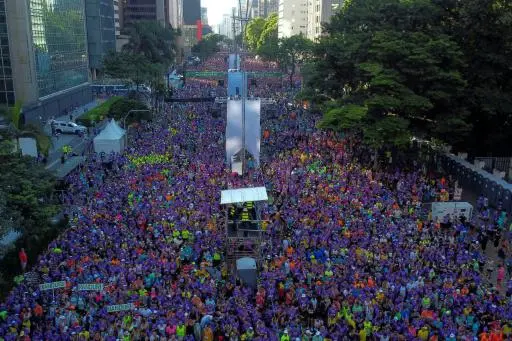 Vista aérea de la salida de la 99ª carrera de San Silvestre, en Sao Paulo, Brasil, el 31 de diciembre de 2024