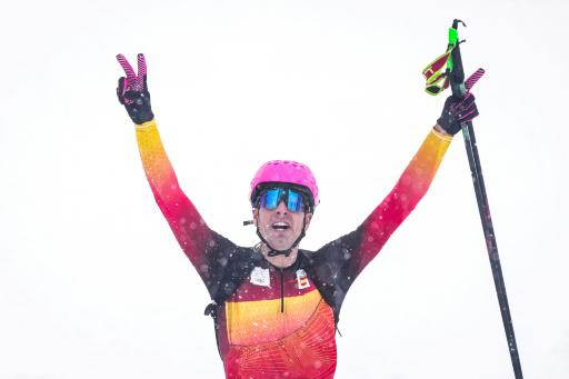 Oriol Cardona celebra su oro olímpico en esprint de esquí de montaña en Milán-Cortina. En Bormio (norte de Italia), el 19 de febrero de 2026