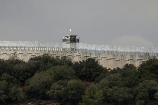 Una torre de vigilancia de la fuerza interina de Naciones Unidas en Líbano (Finul), fotografiada desde Israel el 16 de noviembre de 2025