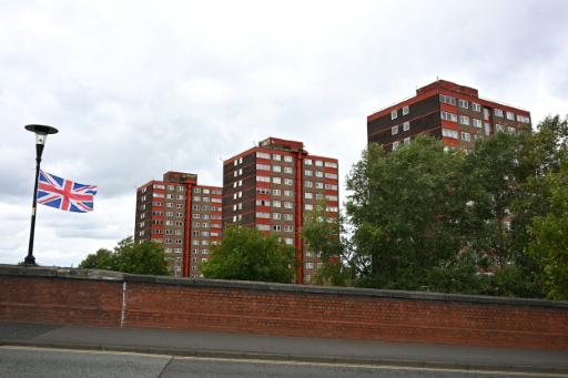 Las banderas nacionales proliferan en el Reino Unido, impulsadas por movimientos antiinmigración