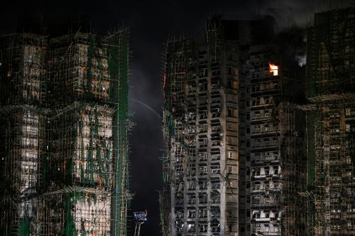 Hong Kong inicia tres días de duelo tras incendio que dejó al menos 128 muertos