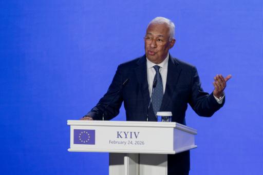 Antonio Costa habla durante una rueda de prensa el 24 de febrero de 2026 en Kiev, con motivo del cuarto aniversario de la invasión rusa de Ucrania