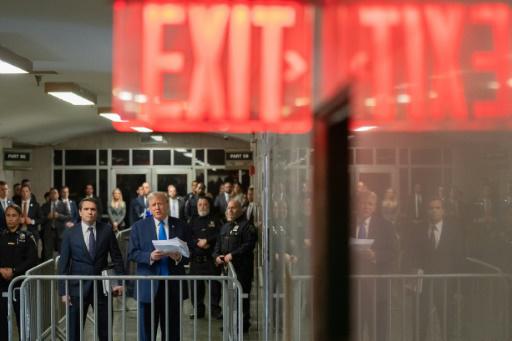 El expresidente de EEUU, Donald Trump, a la salida de la corte penal de Manhattan, en Nueva York, el 18 de abril de 2024