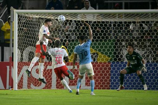 Cienciano da el golpe en la Sudamericana; Vasco y Bragantino también siguen en carrera