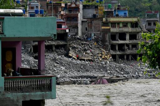 Nuevo rescate en Nepal reaviva las esperanzas 10 días después del alud