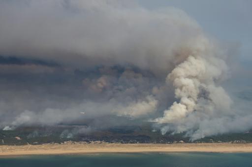 Más de 160.000 evacuados por los incendios que arrasan España y Francia