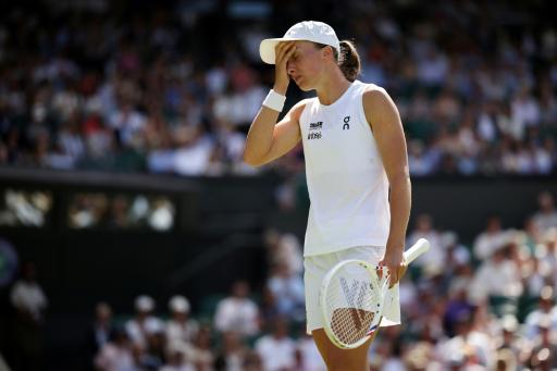 Iga Swiatek durante su derrota ante Alexandra Eala en la tercera ronda de Wimbledon. En el sudoeste de Londres, el 4 de julio de 2026