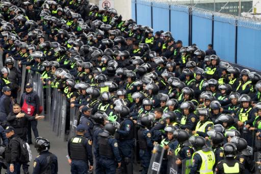 México inaugura su tercer Mundial con Sudáfrica, Shakira y megaprotestas