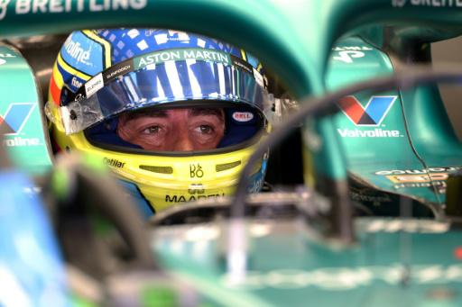 Fernando Alonso se prepara para los segundos ensayos libres del Gran Premio de Cataluña de F1. En el circuito de Montmeló (Barcelona), el 12 de junio de 2026
