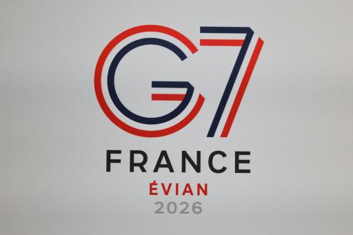 Un logotipo de la cumbre de los países del G7 en Evian (Francia), durante una rueda de prensa sobre la presidencia gala del grupo, el 3 de febrero de 2026 en París