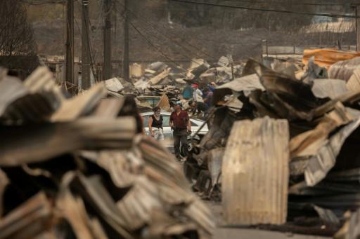 Mucho peor que el tsunami de 2010, dicen chilenos que perdieron todo en los incendios