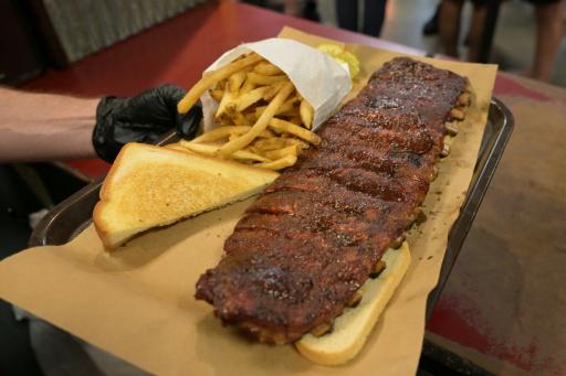 En la capital de la barbacoa, la hinchada argentina cree que el asado es campeón