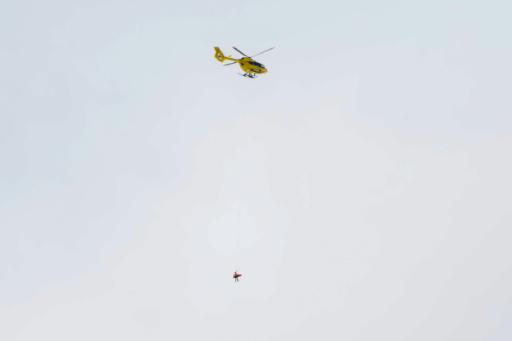 Imagen del helicóptero en el que la esquiadora Lindsey Vonn fue evacuada después de una grave caída durante el descenso de los Juegos Olímpicos. En Cortina d'Ampezzo (norte de Italia), el 8 de febrero de 2026