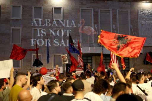 Crecen protestas en Albania contra proyecto hotelero ligado a Trump