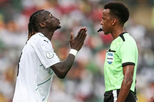 El somalí Omar Artan, excluido del Mundial, arbitrará la Supercopa de Europa