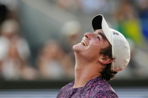 João Fonseca tras ganar a Novak Djokovic en la tercera ronda de Roland Garros. En París, el 29 de mayo de 2026