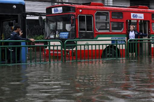 Bangkok declara el estado de desastre tras casi 48 horas de lluvias torrenciales