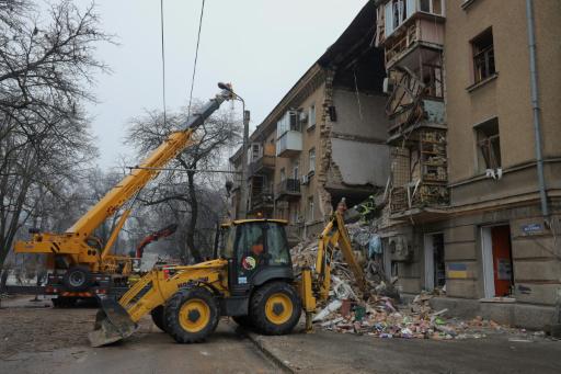 Un edificio residencial de la ciudad ucraniana de Odesa golpeado por los bombardeos el 27 de enero de 2026