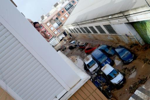 España envía más militares a una Valencia traumatizada por la devastación de las inundaciones