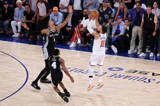 Knicks ganan a Spurs con remontada histórica y acarician el título de NBA