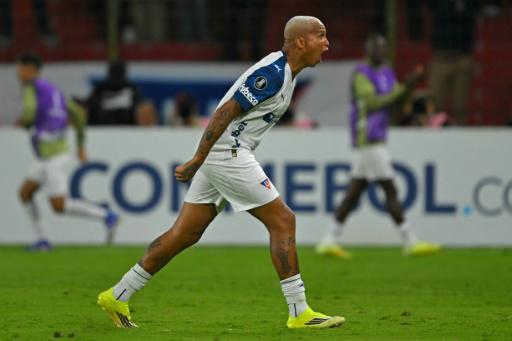 Fluminense baja a Platense y está en semis de la Libertadores, que sigue a ritmo de samba