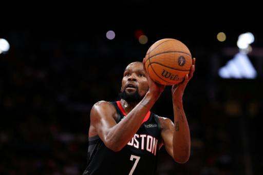 Sin Doncic ni LeBron, los Lakers se derriten ante sus archirrivales Celtics